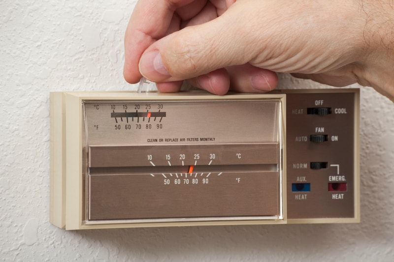 4 Problems Caused by Old HVAC Thermostats in Lenexa, KS